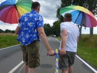 Pride Wendland Schwule mit Rainbow Regenschirm